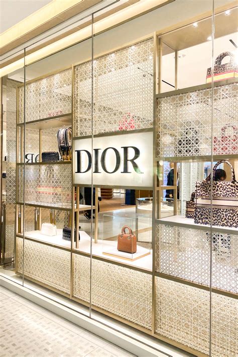 dior i love paris shitr|Complete Guide to Shopping at Christian Dior in Paris.